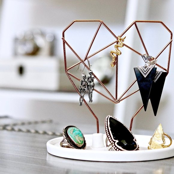 IMM LIVING Rose Gold Wire Heart Jewelry Holder - Picture 2 of 4